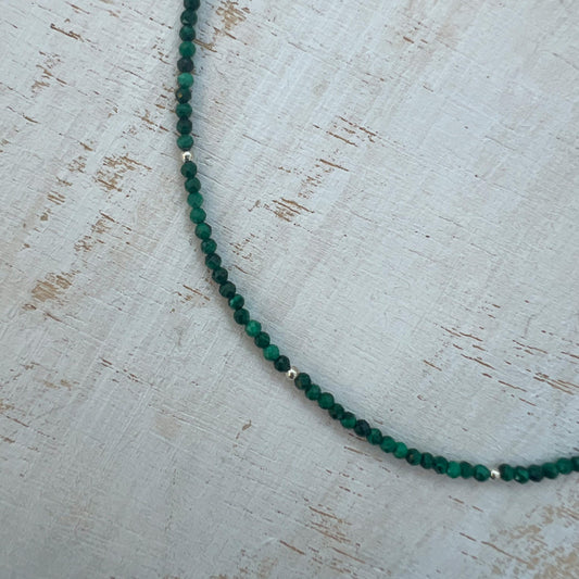 CONJUNTO COLLAR GREEN ORO