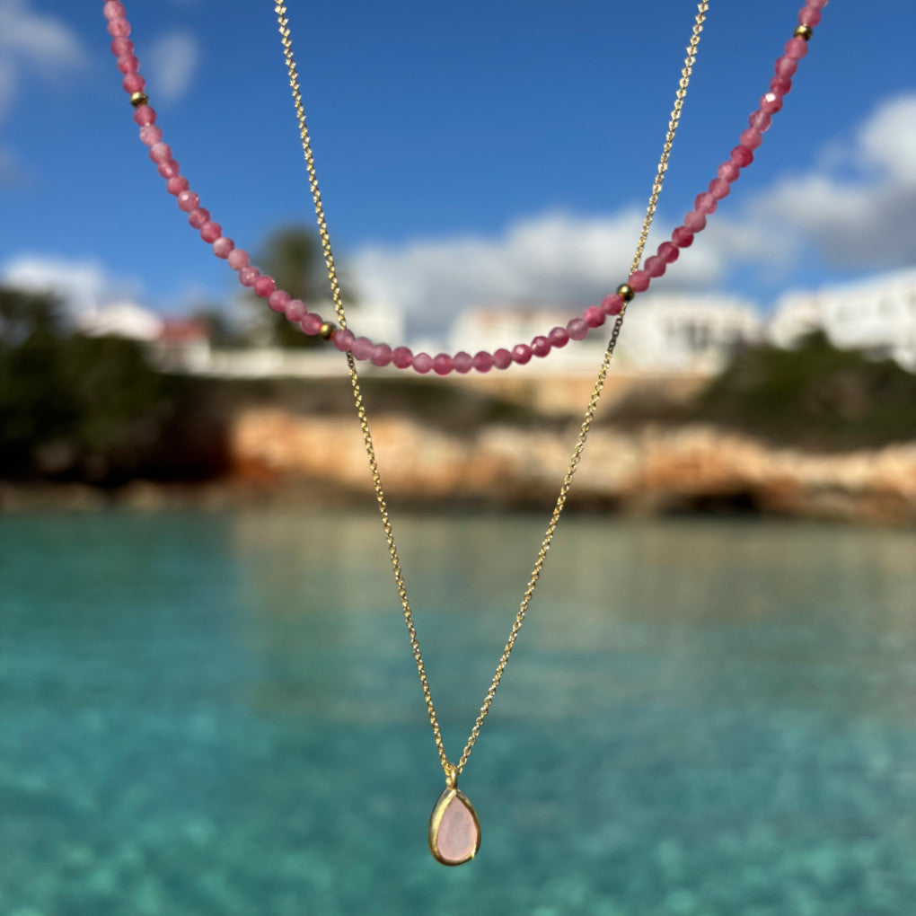 ENSEMBLE DE COLLIERS EN OR ROSE