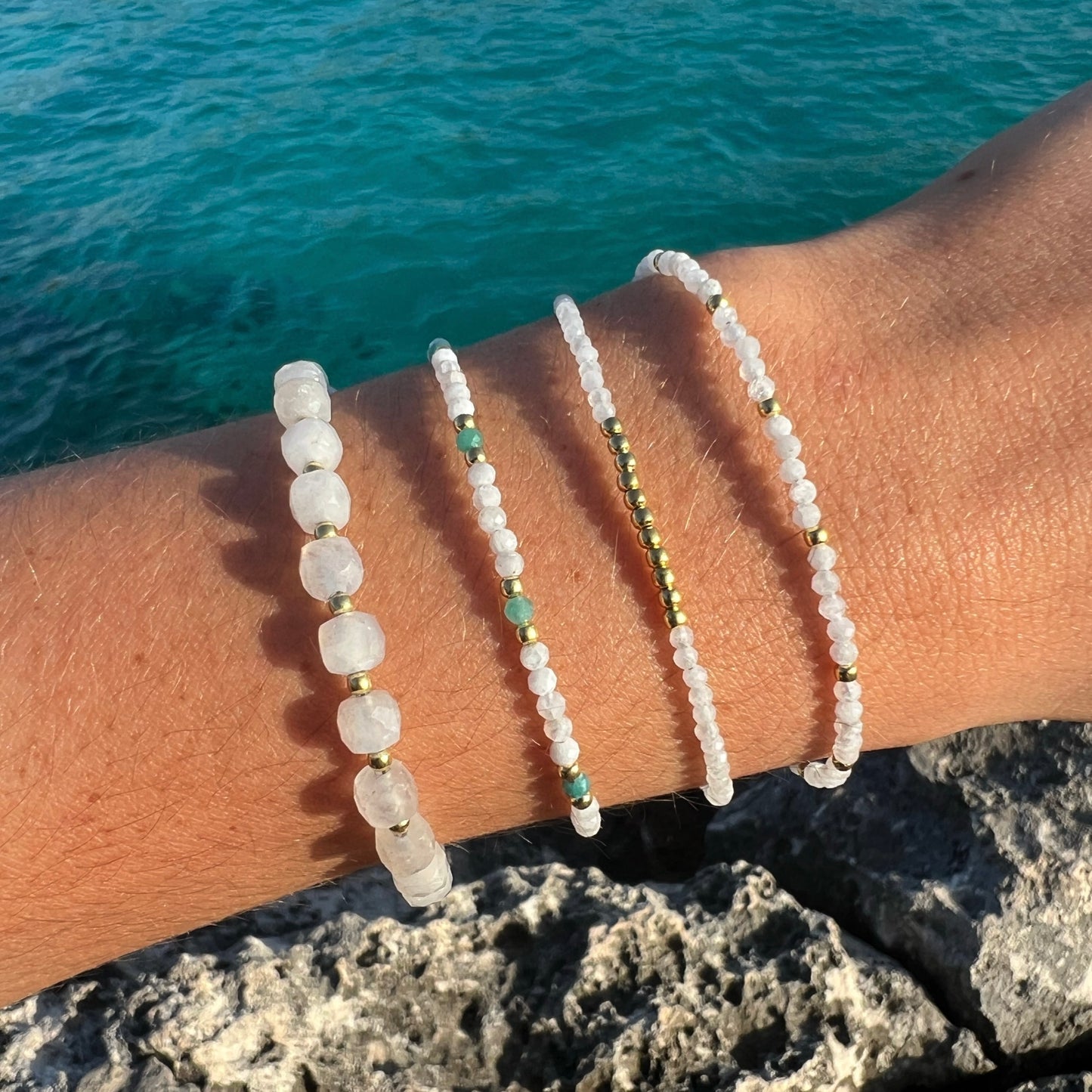 GOLD MOONSTONE BRACELET