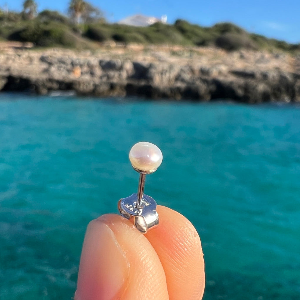 MINI PENDIENTES PERLA